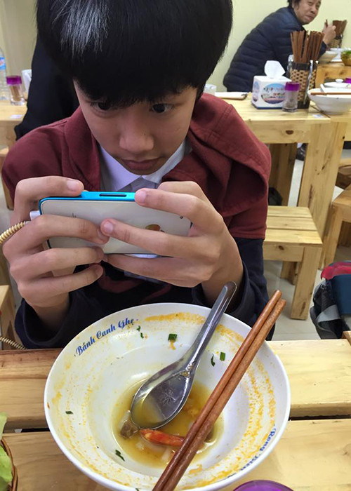 Vân Dung chia sẻ, ở tuổi mới lớn, con trai không còn nhất nhất nghe theo ý mẹ nữa, cũng bày tỏ quan điểm của mình.