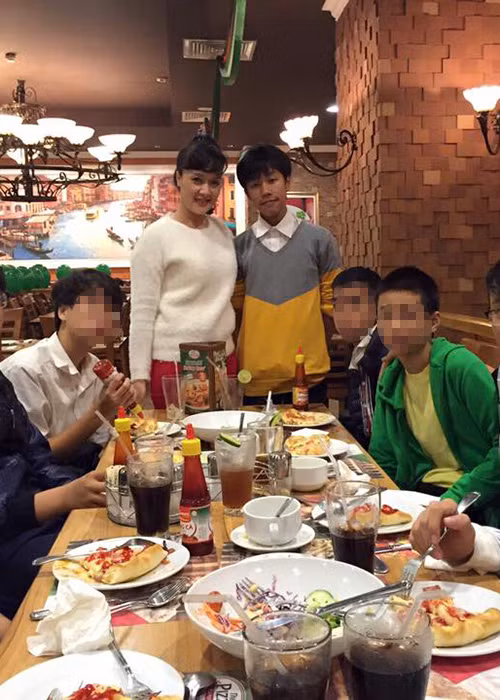 Con trai của Vân Dung nay đã lớn phổng phao.