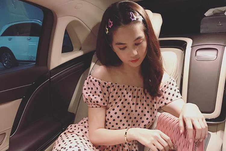 Sở hữu gương mặt baby, "nữ hoàng nội y" không khó để "cưa sừng làm nghé".