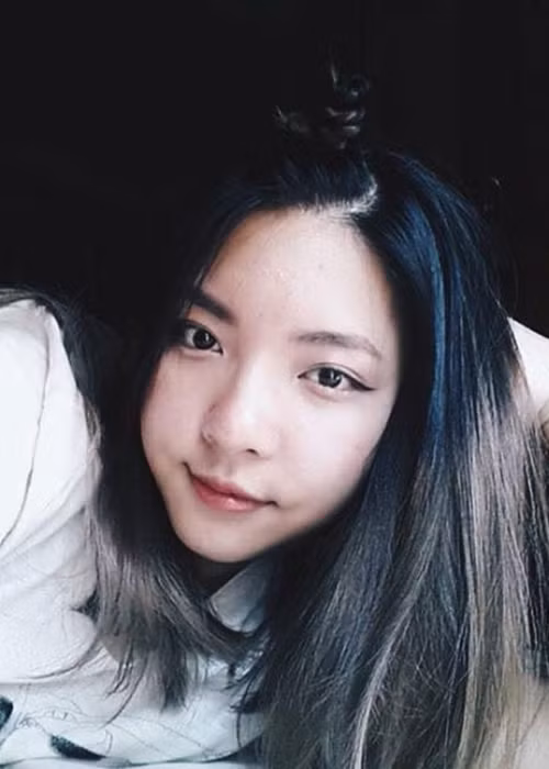 Lam Khê sở hữu nét đẹp mộc mạc, giản dị nhưng rất thu hút không khác một cô gái Hà thành xưa. Ảnh: Yan