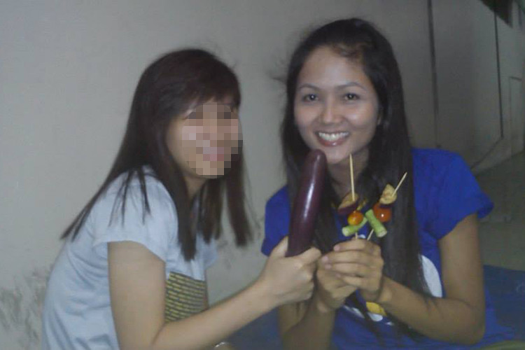 H'hen Niê được bạn bè khen vô cùng đáng yêu với nụ cười tươi tắn luôn thường trực trên môi.