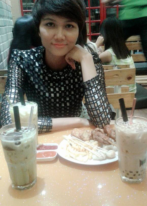 Khi bước chân vào làng người mẫu, H'hen Niê vẫn giữ được nét mộc mạc, giản dị.