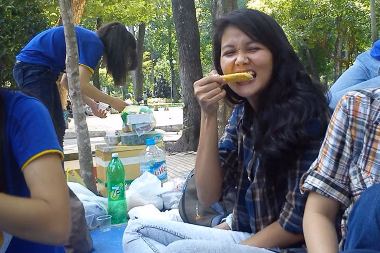 H'hen Niê thường xuyên bị bạn bè "dìm hàng".