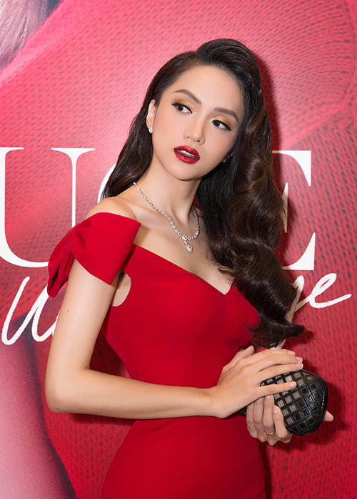 Sau mối tình với Criss Lai kết thúc cách đây 4 năm, Hương Giang chưa công khai thêm bất kì mối tình nào.