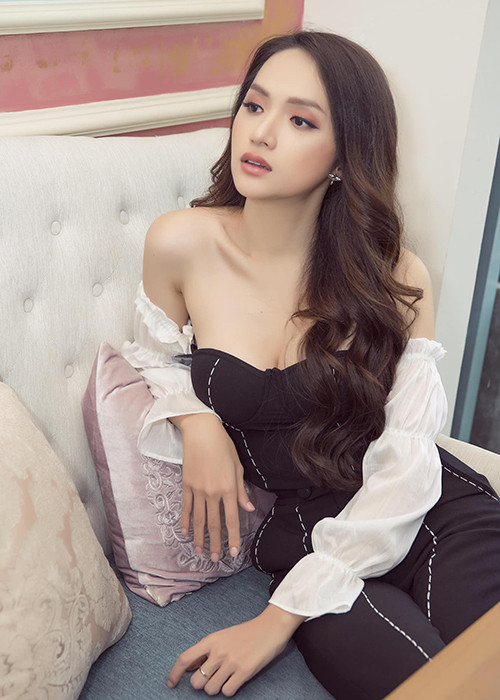 Bản hit của Hương Giang Idol chính là ca khúc "Anh đang ở đâu đấy anh" ra mắt vào tháng 11/2018.