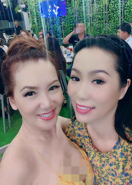 Nữ diễn viên Mộng Vân hiện thường xuyên gặp gỡ những người bạn diễn cùng thời.