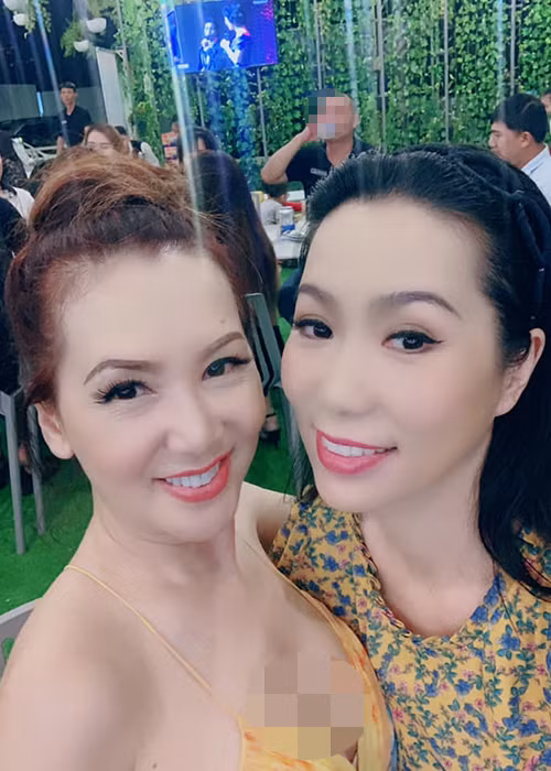 Nữ diễn viên Mộng Vân hiện thường xuyên gặp gỡ những người bạn diễn cùng thời.