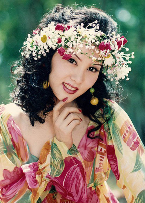 “My nhan thap nien 90” Mong Van gio ra sao?