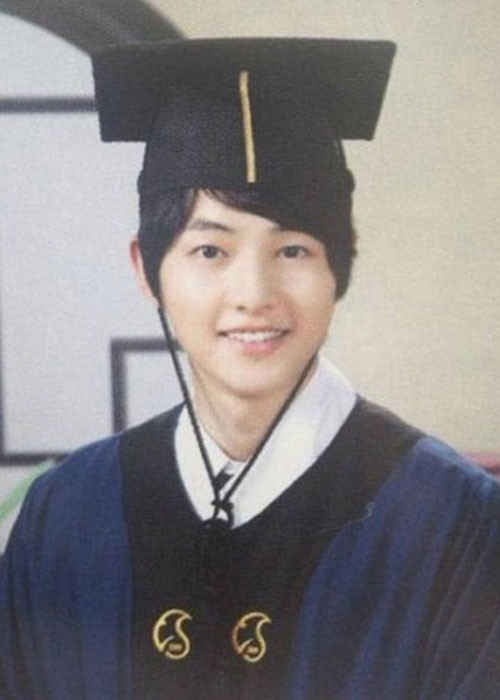 Nam diễn viên tươi rói trong bức ảnh chụp tốt nghiệp. Ảnh: Kul