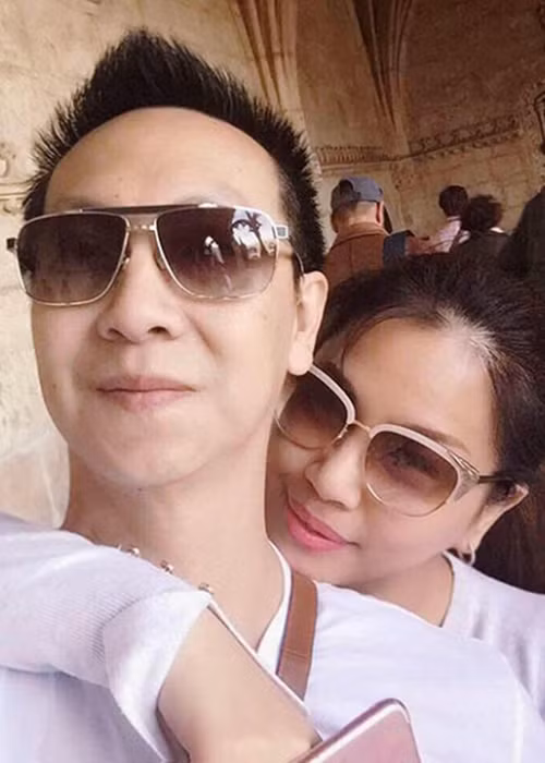 Minh Tuyết và chồng hiện vẫn còn là vợ chồng “son” vì chưa bận rộn chuyện con cái. Ảnh: FBNV