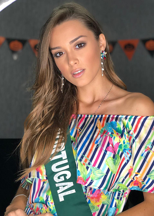 Tại cuộc thi Hoa hậu Trái đất 2018, đại diện Bồ Đào Nha tỏ ra rất bản lĩnh, chuyên nghiệp.