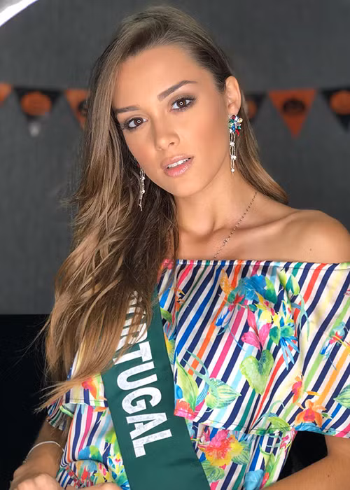 Tại cuộc thi Hoa hậu Trái đất 2018, đại diện Bồ Đào Nha tỏ ra rất bản lĩnh, chuyên nghiệp.