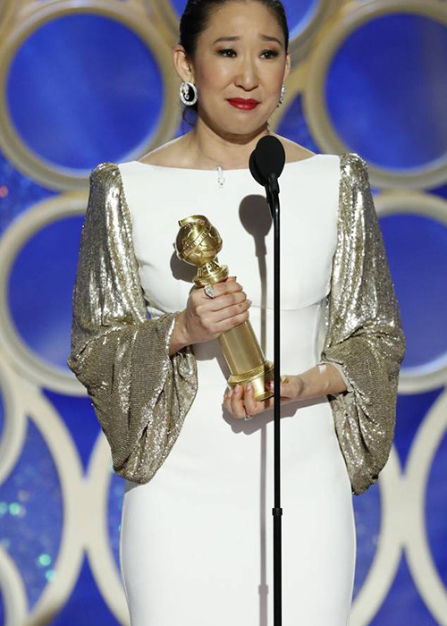 Ở hạng mục "Nữ diễn viên chính xuất sắc - chính kịch", Sandra Oh được gọi tên. Ảnh: Eonline