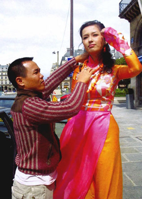 NTK Việt Hùng cũng là ông bầu người đẹp nổi tiếng với 18 năm kinh nghiệm. Một trong số những người học trò nổi tiếng của anh là Mai Phương Thúy. Ảnh: Thể thao văn hóa