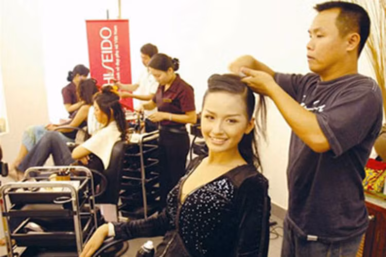 Đến nay, ông bầu Việt Hùng vẫn đánh giá cao Mai Phương Thúy trong các học trò của mình. Ảnh: Zing