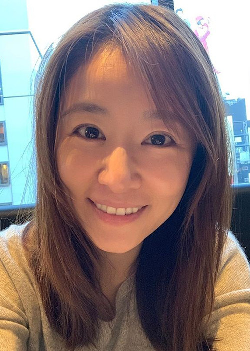 Lâm Tâm Như rất chăm khoe gương mặt mộc đẹp không tỳ vết.