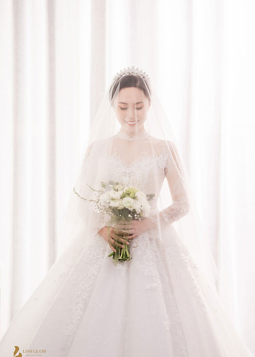 Vợ sắp cưới của Trung Hiếu từng đoạt giải nhì cuộc thi Gương mặt sinh viên và hoạt động trong lĩnh vực múa. Tuy nhiên, hiện tại, Thu Hà là nhân viên ngân hàng. Ảnh: Lê Chí Linh