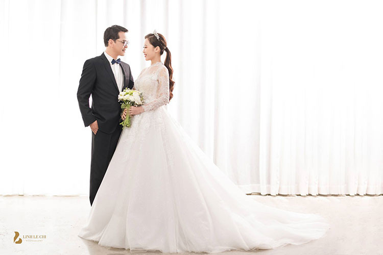 Trung Hiếu và Thu Hà hẹn hò được 4 năm trước khi quyết định tiến tới hôn nhân. Ảnh: Lê Chí Linh