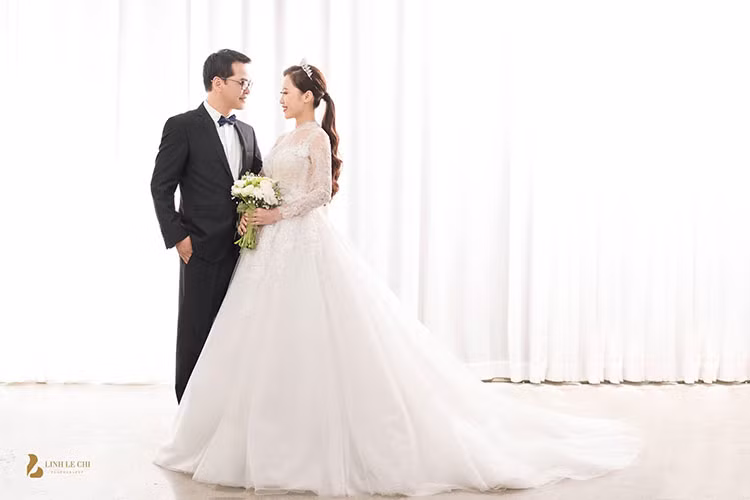 Trung Hiếu và Thu Hà hẹn hò được 4 năm trước khi quyết định tiến tới hôn nhân. Ảnh: Lê Chí Linh