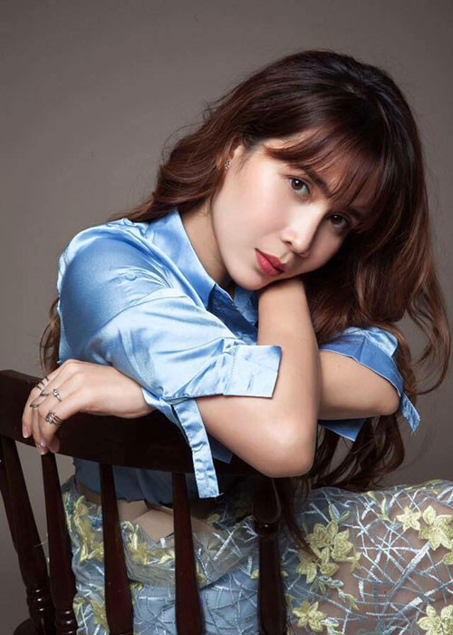 Cùng với nhan sắc thăng hoa, phong cách thời trang của bà xã Hồ Hoài Anh cũng lên đời. Trước đây, Lưu Hương Giang thường bị chê mặc lỗi mốt.