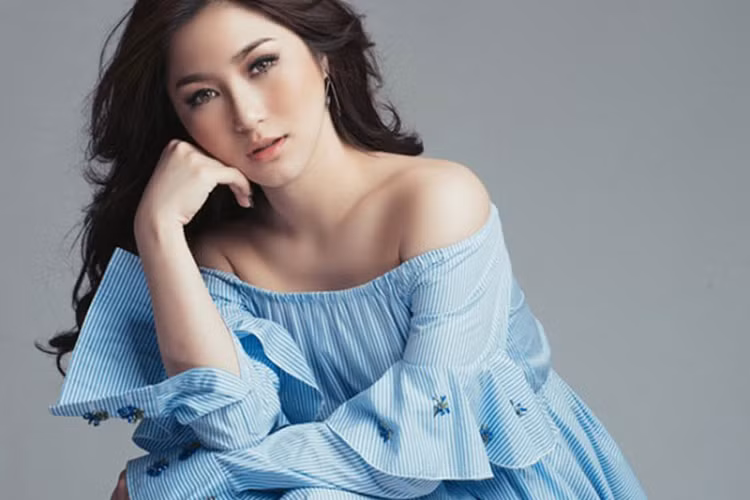 Hương Tràm từng tiết lộ, khi bắt đầu tiếp xúc với ánh hào quang, cô đã phải sử dụng thuốc ngủ để giảm stress. Ảnh: Lao động