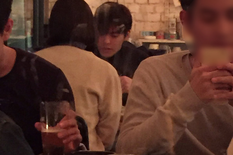 Fan của Kim Woo Bin yêu mến và cảm ơn Shin Min Ah đã luôn là chỗ dựa vững chắc cho nam diễn viên trong khoảng thời gian đầy khó khăn. Ảnh: Naver