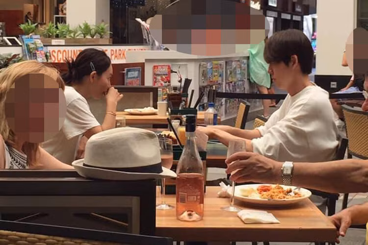 Đầu năm 2019, Shin Min Ah và Kim Woo Bin còn được bắt gặp hẹn hò ở Australia. Ảnh: Naver