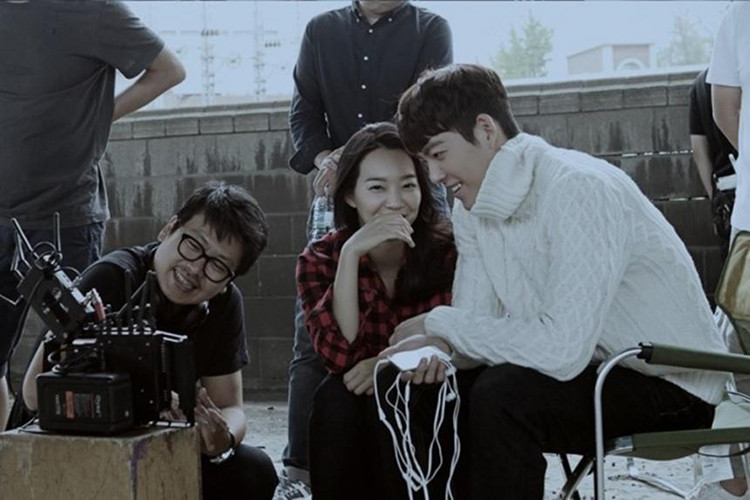 Shin Min Ah hơn Kim Woo Bin đến 5 tuổi nhưng cả hai trông vẫn rất đẹp đôi bên nhau. Ảnh: Top star news