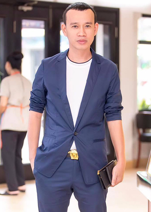 Năm 2004, Phúc Nguyễn giành được giải nhất trong một cuộc thi tạo mẫu tóc toàn quốc. Sau cuộc thi này, anh bắt đầu công việc bầu show quản lý người đẹp. Thời điểm năm 2004, ít người biết đến công việc đào tạo huấn luyện người đẹp.