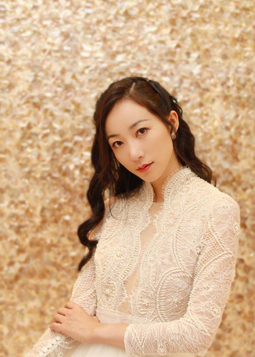 Bằng tuổi Đường Yên, Hàn Tuyết là một trong 4 nữ diễn viên có gia thế khủng của Hoa ngữ.