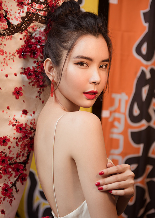 Năm 2018 là một năm thành công của Huỳnh Vy khi người đẹp đăng quang Hoa hậu Du lịch thế giới 2018 – Miss Tourism Queen Worldwide 2018.