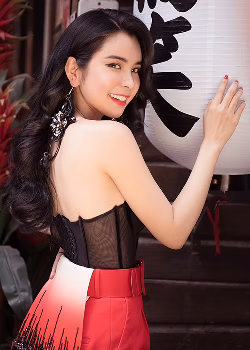 Đặc biệt, Huỳnh Vy có mong muốn sẽ trau dồi và mạnh dạn lấn sân sang lĩnh vực dẫn chương trình.