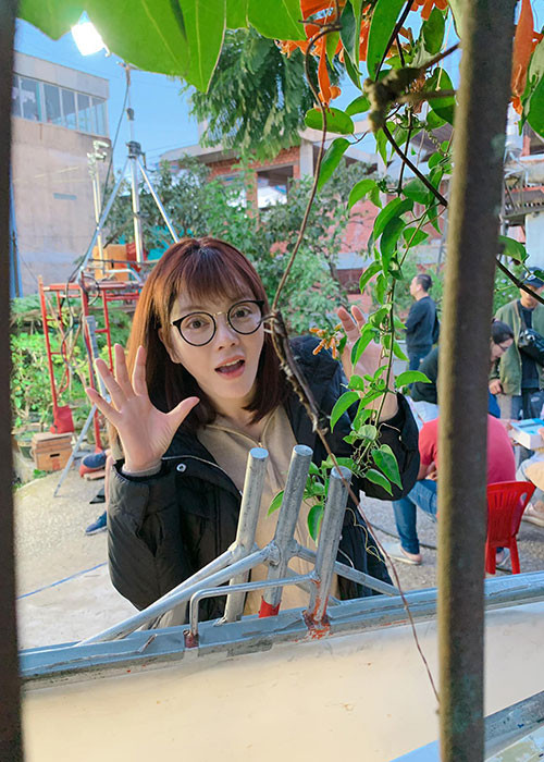 Nữ diễn viên phim “Kiều nữ và đại gia” cho phép bản thân thả lỏng sau thời gian dành cho công việc.