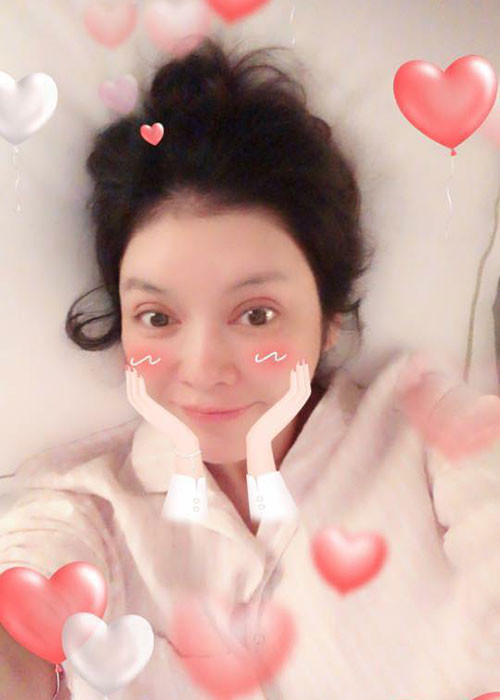 Fan không nhịn được cười trước những bức ảnh selfie nhí nhảnh của Lý Nhã Kỳ.