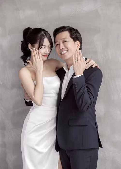 Cũng như Công Lý, Trường Giang đang hạnh phúc bên nửa kia có nhan sắc xinh đẹp Nhã Phương.