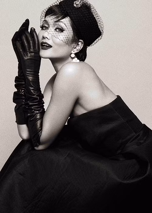 Không những vậy, H'hen Niê còn có sự ảnh hưởng lớn. Bằng chứng là cô được khán giả quốc tế ủng hộ.