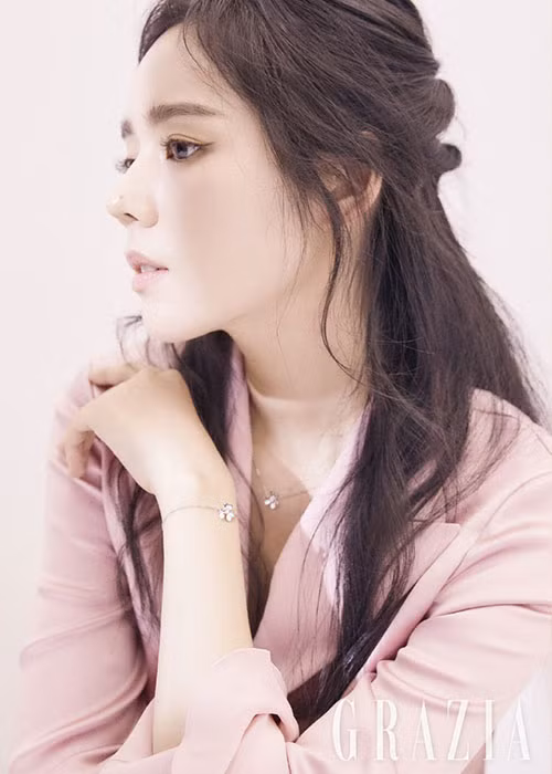 Khi còn độc thân, Han Ga In khiến fan chao đảo với nhan sắc đẹp ngọt ngào. Trở thành vợ người ta, nữ diễn viên trở nên đằm thắm hơn. Ảnh: Topstars