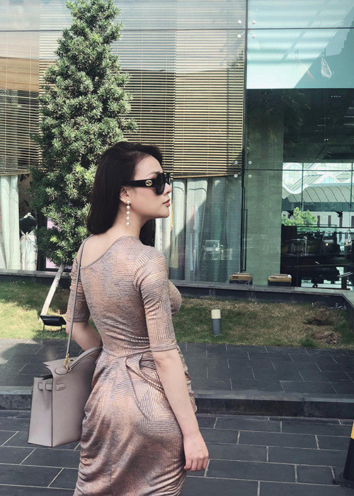 Trước những ý kiến cho rằng đổi đời nhờ phim "Quỳnh búp bê", nữ diễn viên mong muốn mọi người không nên phán xét cô.