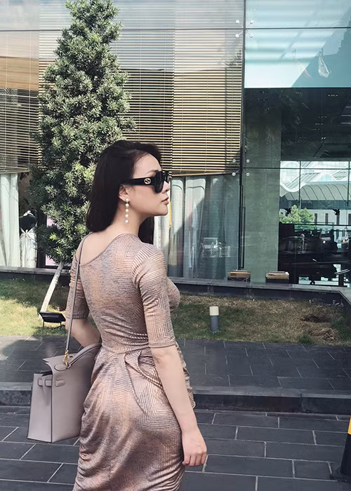 Trước những ý kiến cho rằng đổi đời nhờ phim "Quỳnh búp bê", nữ diễn viên mong muốn mọi người không nên phán xét cô.