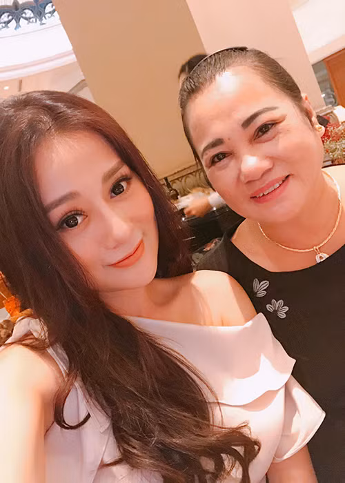 Fan mong đợi trong năm 2019, Phương Oanh sẽ tiếp tục bứt phá.