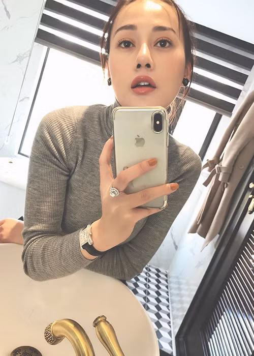 Thái độ làm việc nghiêm túc và khả năng diễn xuất đã giúp Phương Oanh có nhiều cơ hội trong nghề.