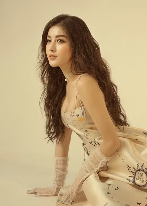 Sau 5 năm đoạt danh hiệu Á hậu 1 cuộc thi Hoa hậu Việt Nam, Huyền My ngày càng mặn mà, quyến rũ. Ảnh: Doanh nghiệp Việt Nam