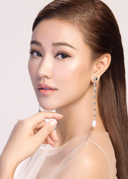 Tuy nhiên, năm 2017, Tâm Tít khi tranh cãi với Maya đã tiết lộ bé Bồ Câu là con gái của đại gia kim cương.