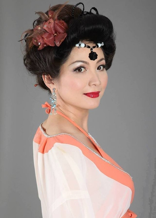 Theo Khám phá, Thiên Nga đã lấy bằng thạc sỹ Quản trị kinh doanh và hiện làm cố vấn cho Trung tâm Phát triển kinh tế ở thung lũng Silicon, thành viên Ban giám đốc Phòng Thương mại Việt Mỹ. Ảnh: Vietnamnet