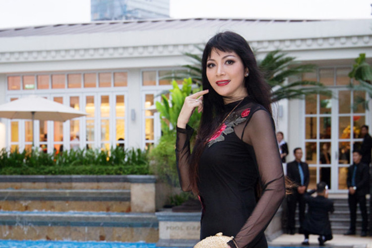 Năm 2015, chồng của Thiên Nga đột ngột qua đời ngay tại phòng làm việc. Nỗi mất mát quá lớn khiến cô phải điều trị tâm lý suốt hai năm. Ảnh: Tổ quốc