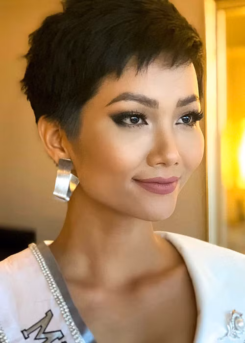 Theo Missosology, từ 112 người đẹp, ban giám khảo của Missosology sẽ chọn ra top 25 rồi top 10. Cuối cùng, thí sinh có điểm cao nhất top 10 sẽ trở thành “Hoa hậu đẹp nhất thế giới 2018”. H’hen Niê nhiều khả năng tiến sâu, thậm chí có cơ hội đoạt danh hiệu.