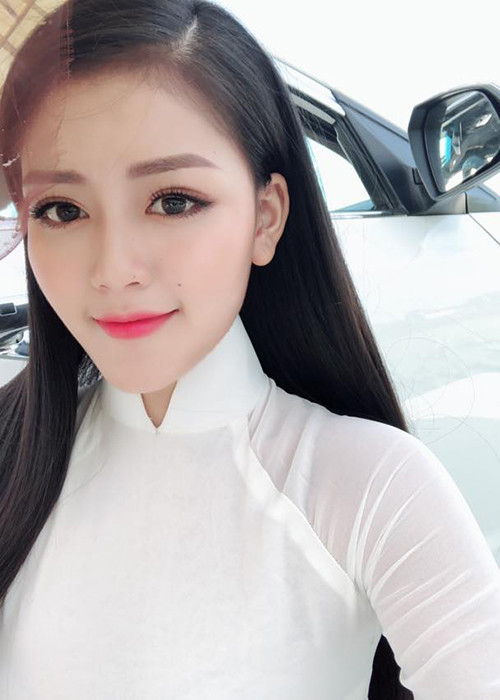 Nàng á hậu 20 tuổi chia sẻ cô đã nỗ lực giảm cân để có vóc dáng quyến rũ hơn.