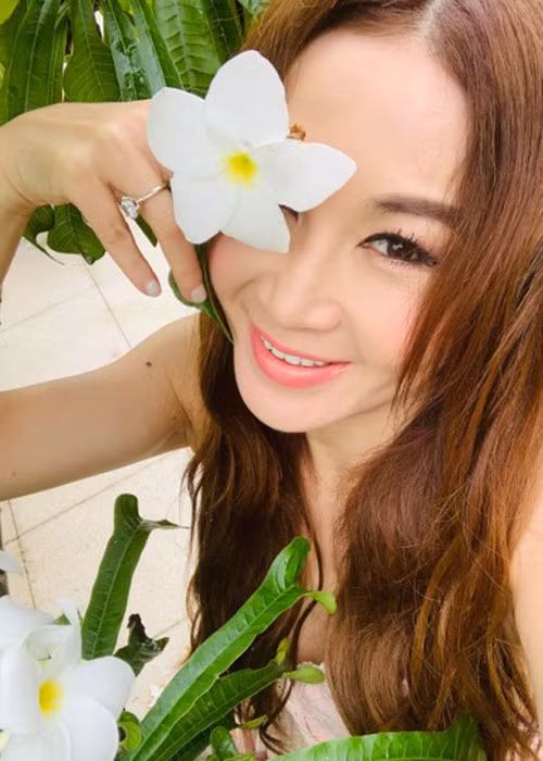 Không sinh con, nữ diễn viên vẫn được ông xã Hà Tổ Quang chiều chuộng.