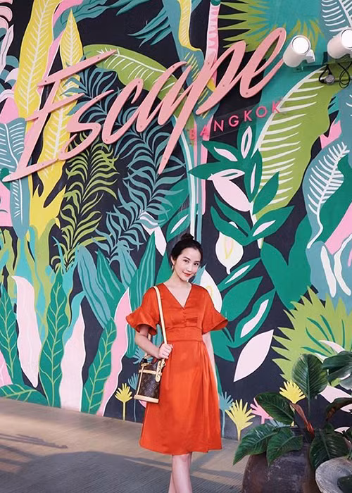 Ngày càng trẻ đẹp, gợi cảm, Xuân Thảo chứng minh con gái đẹp nhất khi không thuộc về ai.