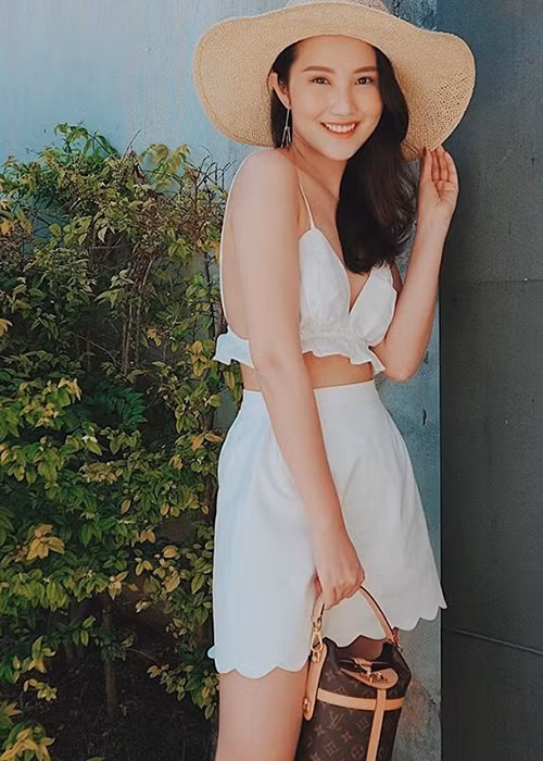 Gần đây, Xuân Thảo dành thời gian đi du lịch cùng bạn bè.